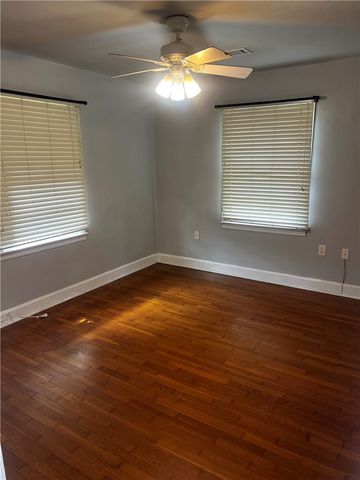 1300 N Boston Avenue, Russellville, AR 72801