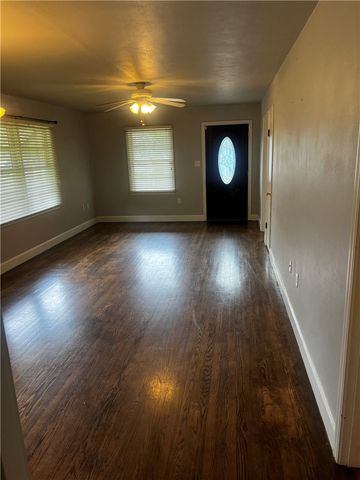 1300 N Boston Avenue, Russellville, AR 72801