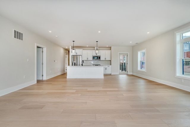 62 Foundry St 315, Wakefield, MA 01880