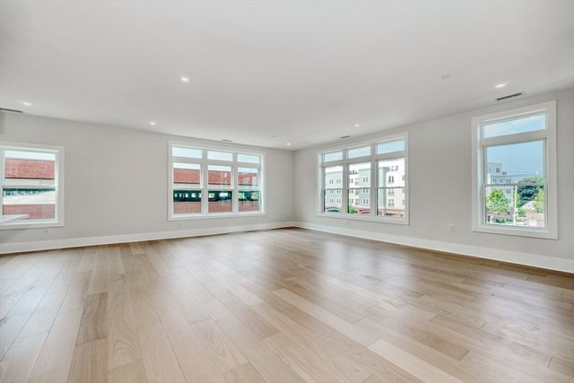 62 Foundry St 315, Wakefield, MA 01880