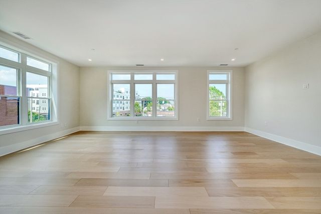62 Foundry St 315, Wakefield, MA 01880