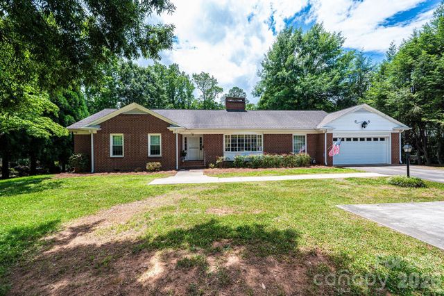 1807 5th Street NW, Hickory, NC 28601