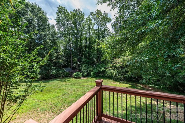1807 5th Street NW, Hickory, NC 28601