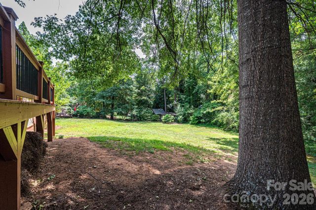 1807 5th Street NW, Hickory, NC 28601