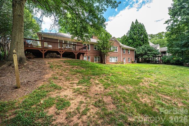 1807 5th Street NW, Hickory, NC 28601