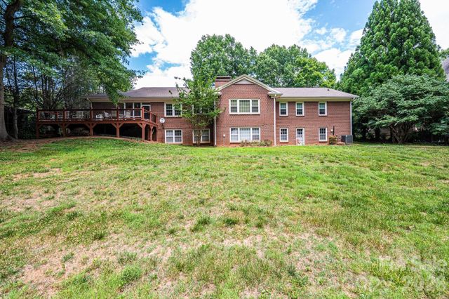 1807 5th Street NW, Hickory, NC 28601