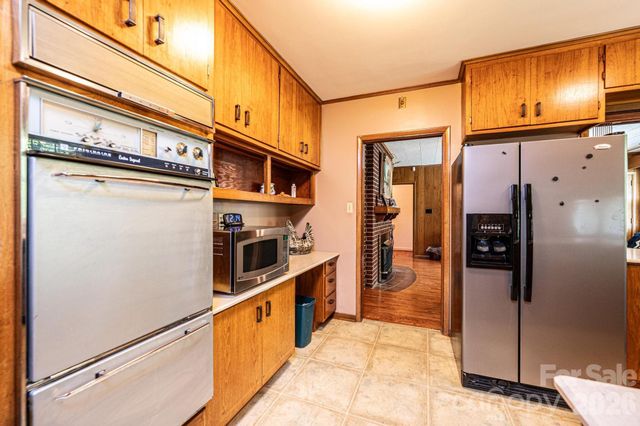 1807 5th Street NW, Hickory, NC 28601