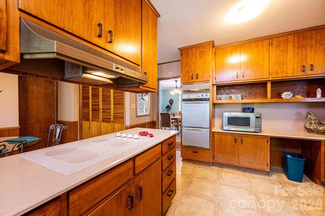 1807 5th Street NW, Hickory, NC 28601