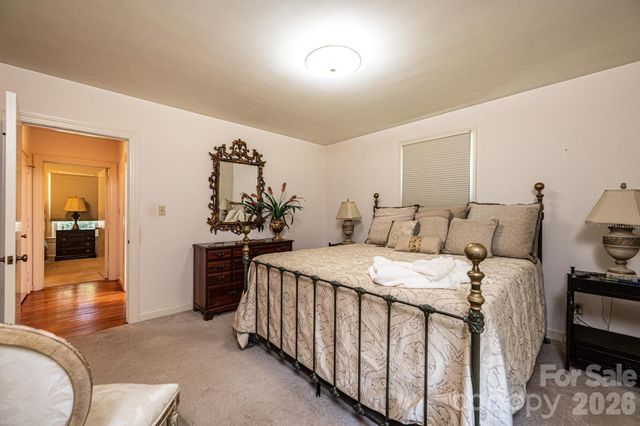 1807 5th Street NW, Hickory, NC 28601