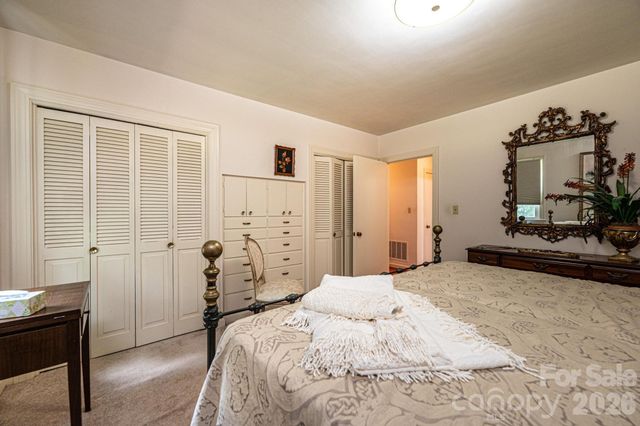 1807 5th Street NW, Hickory, NC 28601