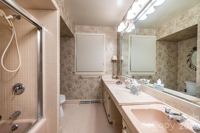 1807 5th Street NW, Hickory, NC 28601