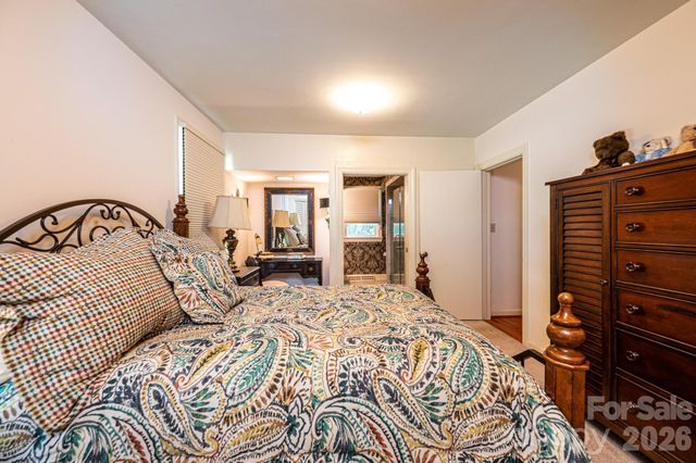 1807 5th Street NW, Hickory, NC 28601