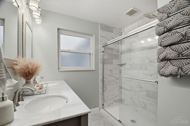 2811 Breezy Way, Colerain Twp, OH 45239