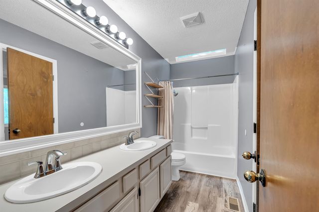 14930 E Plymouth St, Wichita, KS 67230