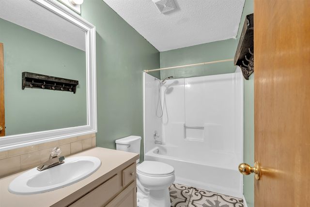 14930 E Plymouth St, Wichita, KS 67230