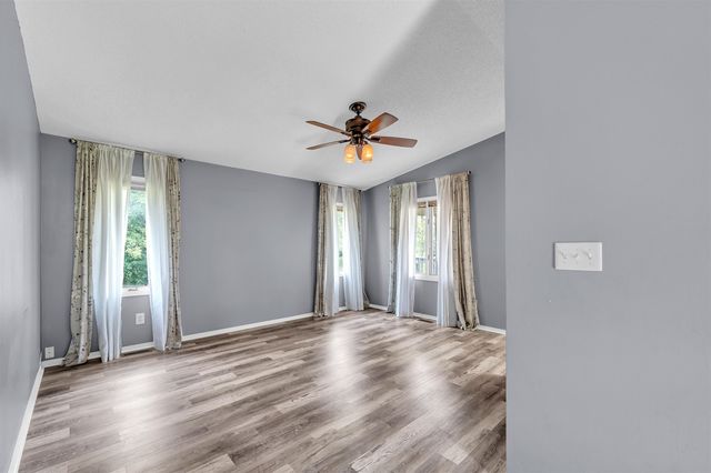 14930 E Plymouth St, Wichita, KS 67230