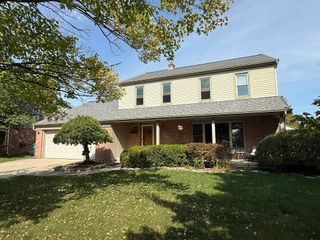 3343 Parkway Drive, Bay City, MI 48706
