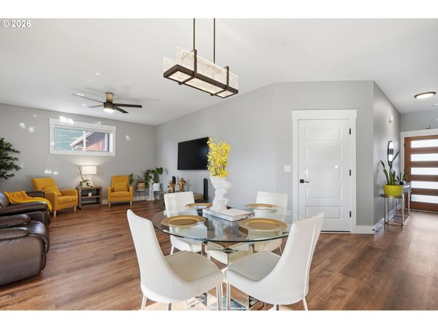 1228 I St, Washougal, WA 98671