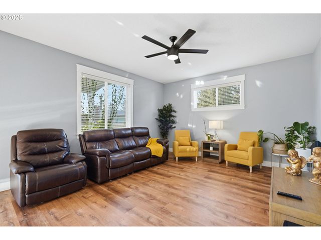 1228 I St, Washougal, WA 98671