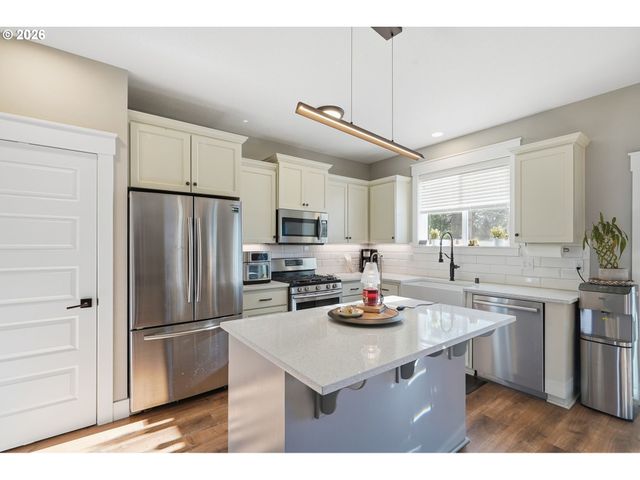 1228 I St, Washougal, WA 98671