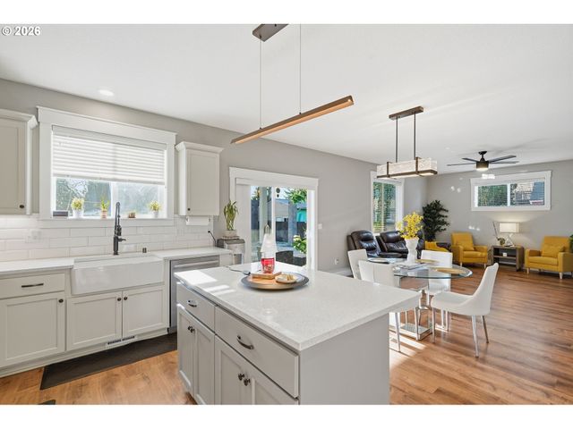 1228 I St, Washougal, WA 98671