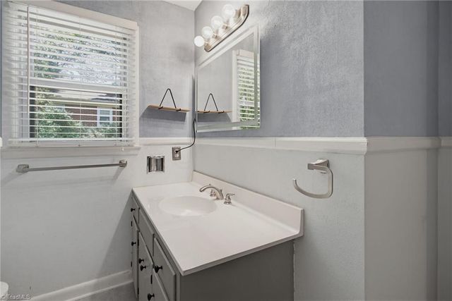 3462 Stimpson Drive, Pfafftown, NC 27040