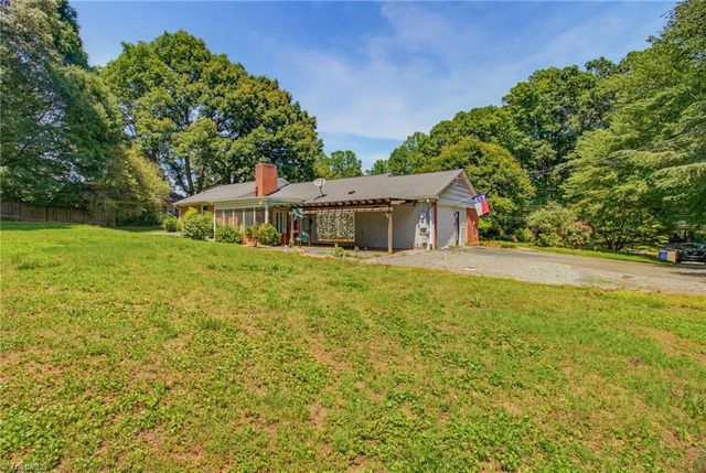 3462 Stimpson Drive, Pfafftown, NC 27040