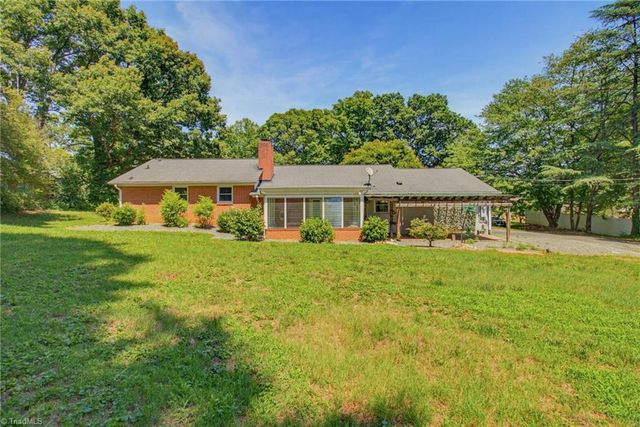 3462 Stimpson Drive, Pfafftown, NC 27040