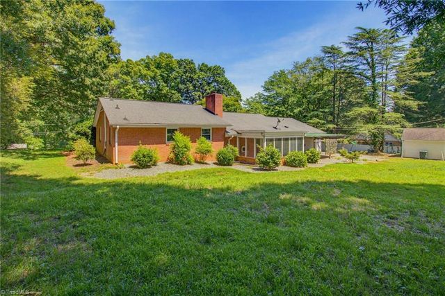 3462 Stimpson Drive, Pfafftown, NC 27040