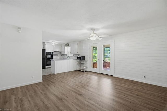 3462 Stimpson Drive, Pfafftown, NC 27040