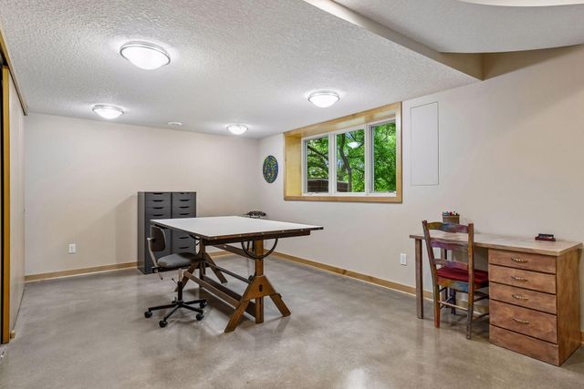 4309 Tonkawood Road, Minnetonka, MN 55345