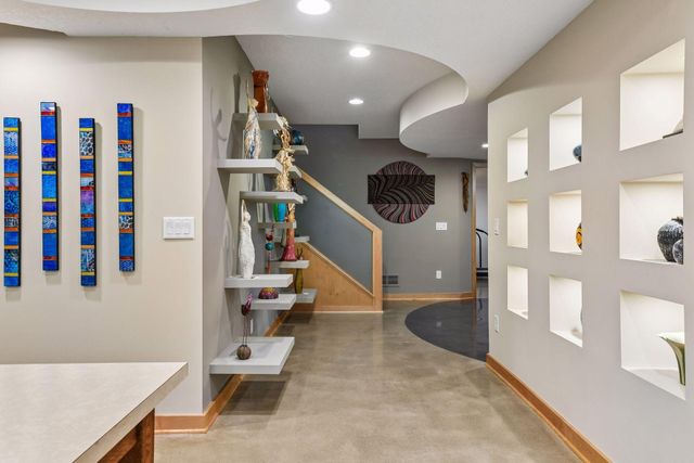 4309 Tonkawood Road, Minnetonka, MN 55345