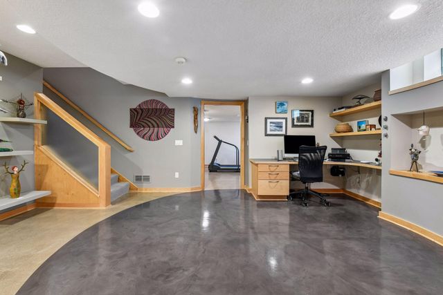 4309 Tonkawood Road, Minnetonka, MN 55345