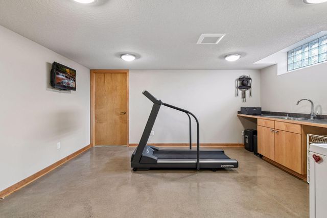 4309 Tonkawood Road, Minnetonka, MN 55345