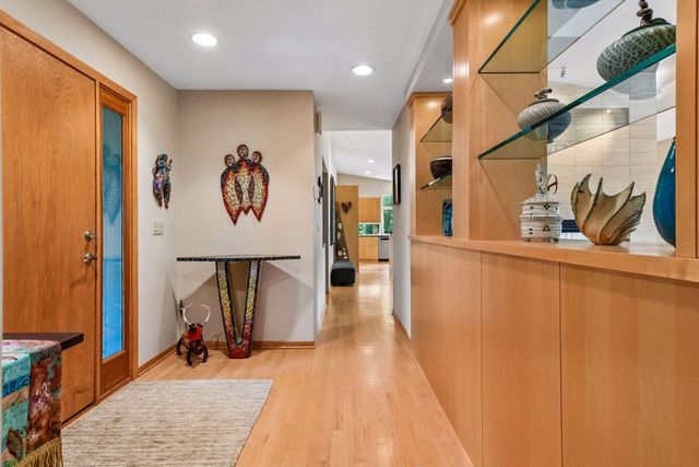 4309 Tonkawood Road, Minnetonka, MN 55345