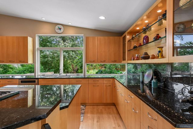 4309 Tonkawood Road, Minnetonka, MN 55345
