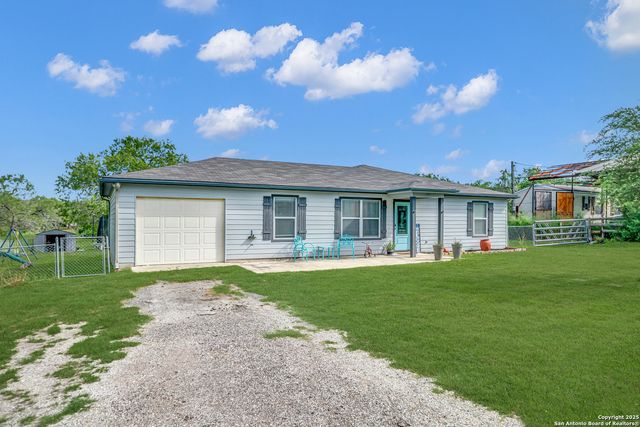 505 Olive St, Jourdanton, TX 78026