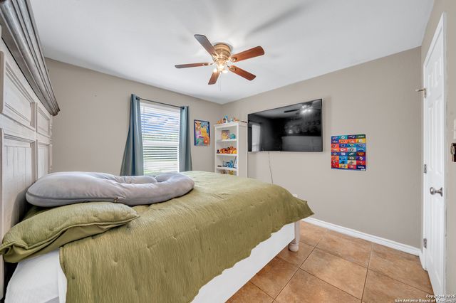 505 Olive St, Jourdanton, TX 78026