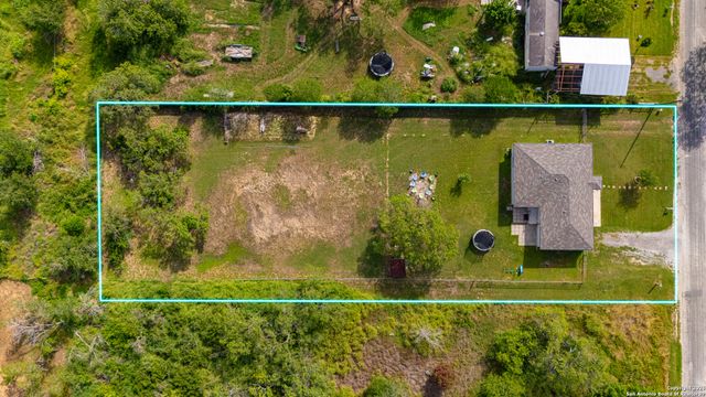 505 Olive St, Jourdanton, TX 78026