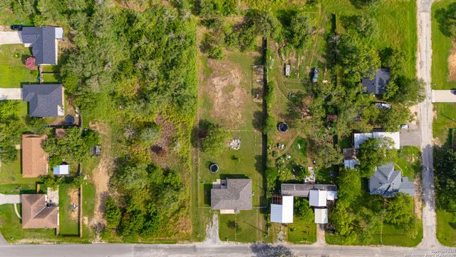 505 Olive St, Jourdanton, TX 78026