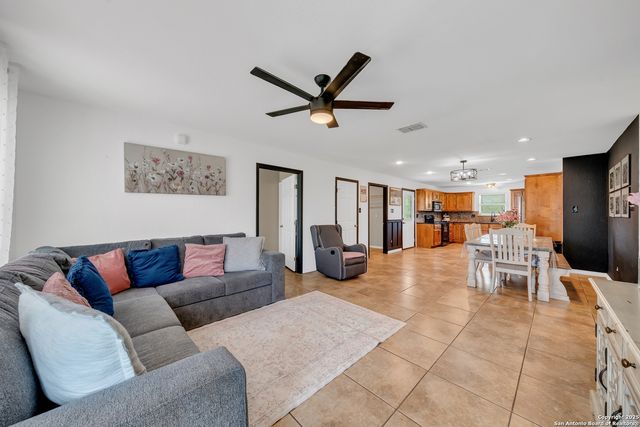 505 Olive St, Jourdanton, TX 78026