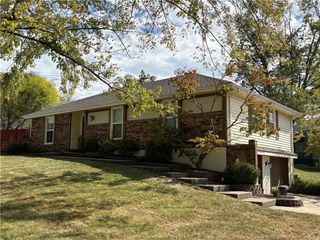 17401 E 37th Terrace, Independence, MO 64055