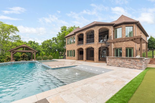 1149 McCrory Cir, Gallatin, TN 37066