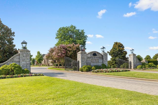 1149 McCrory Cir, Gallatin, TN 37066