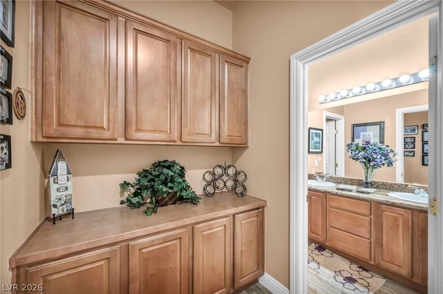 10372 Hawks Wing Street, Las Vegas, NV 89178