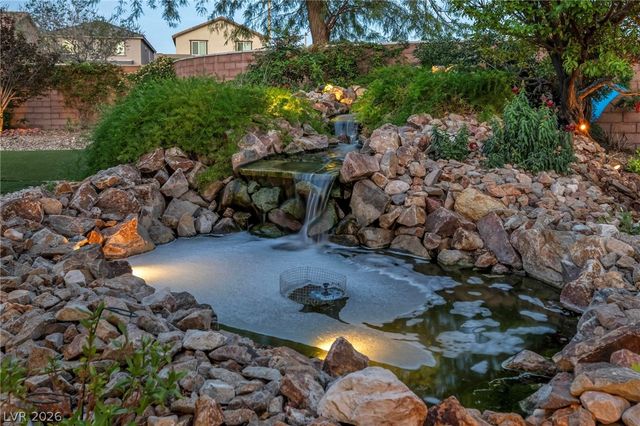 10372 Hawks Wing Street, Las Vegas, NV 89178