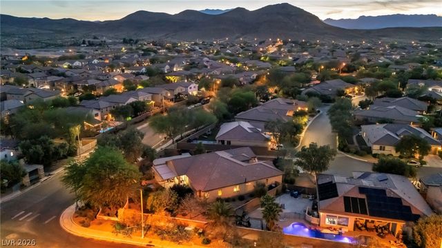 10372 Hawks Wing Street, Las Vegas, NV 89178