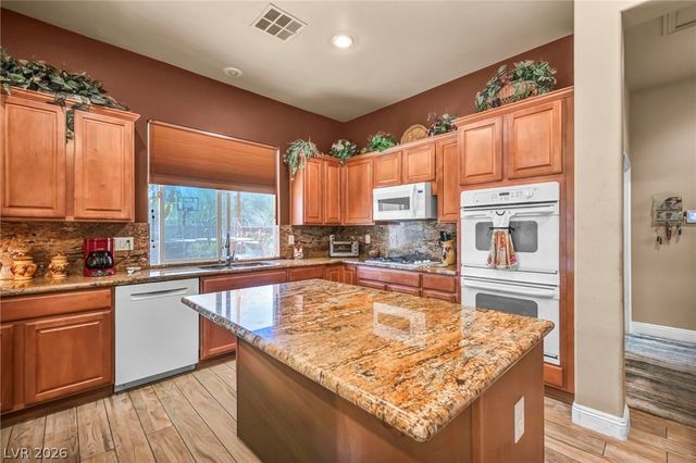 10372 Hawks Wing Street, Las Vegas, NV 89178