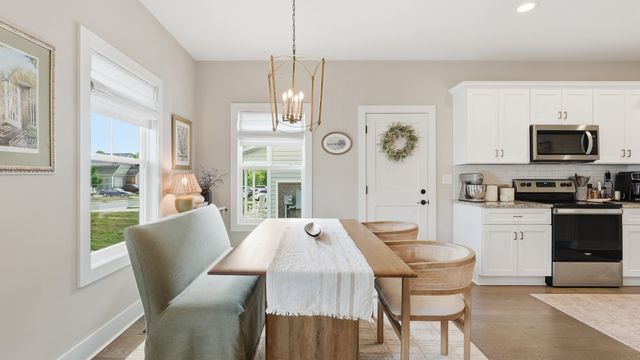 1004 Sycamore Rdg, E, Burns, TN 37029