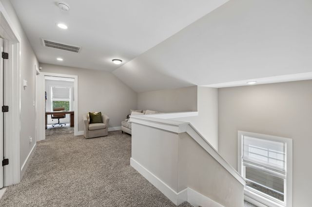 1004 Sycamore Rdg, E, Burns, TN 37029